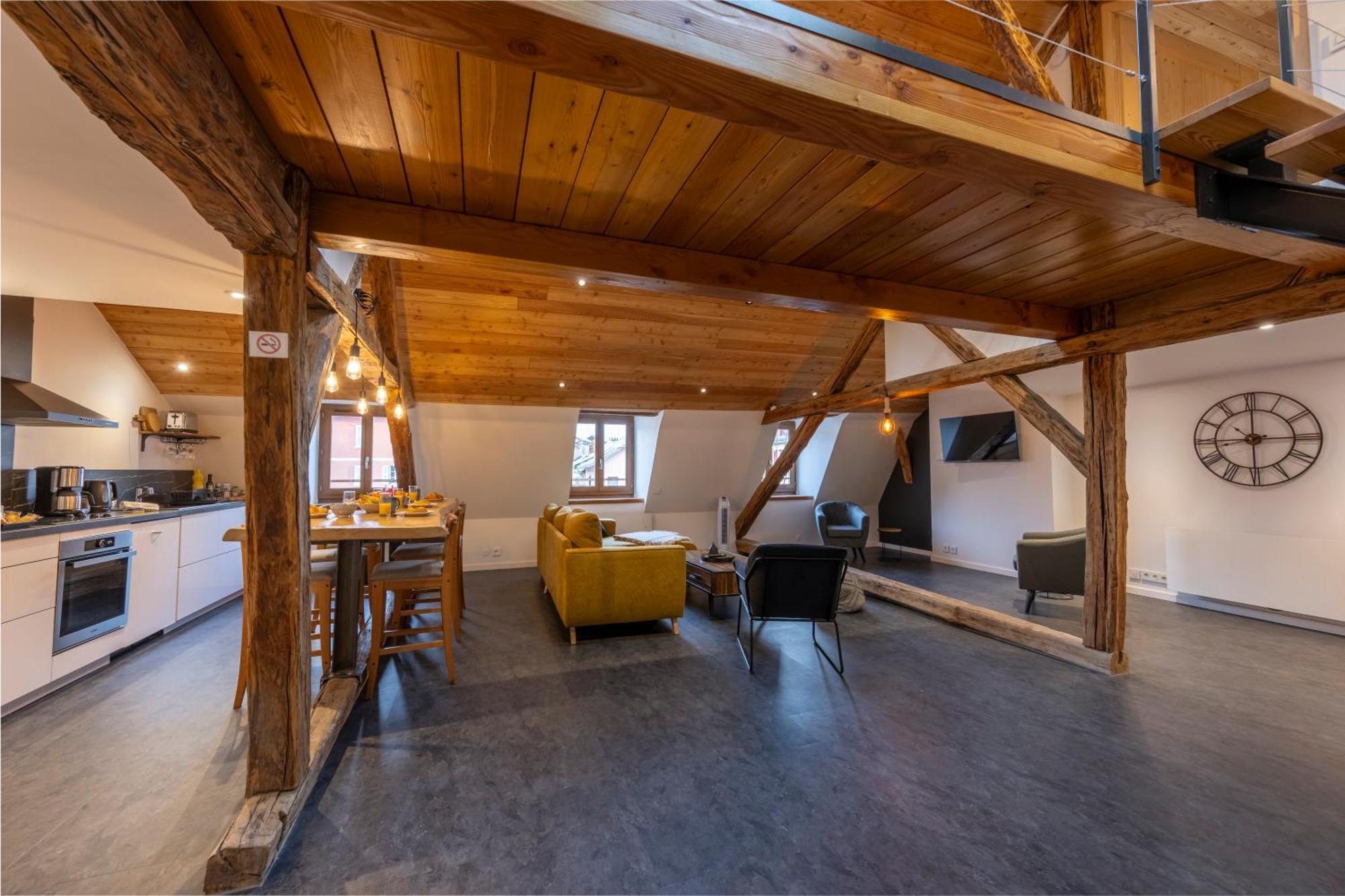 Superbe Loft - Situ Sur La Place Centrale バルスロネット エクステリア 写真