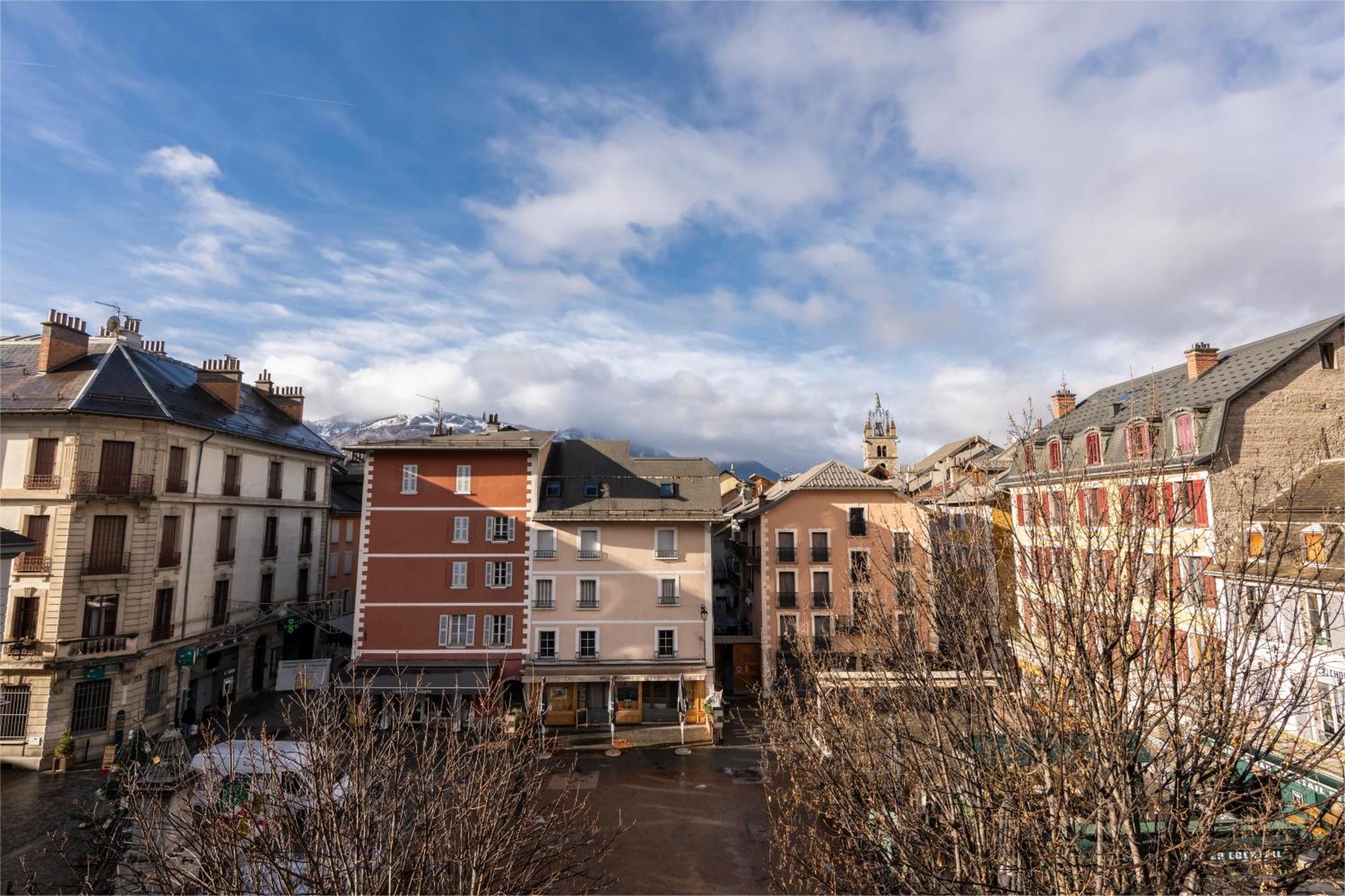 Superbe Loft - Situ Sur La Place Centrale バルスロネット エクステリア 写真