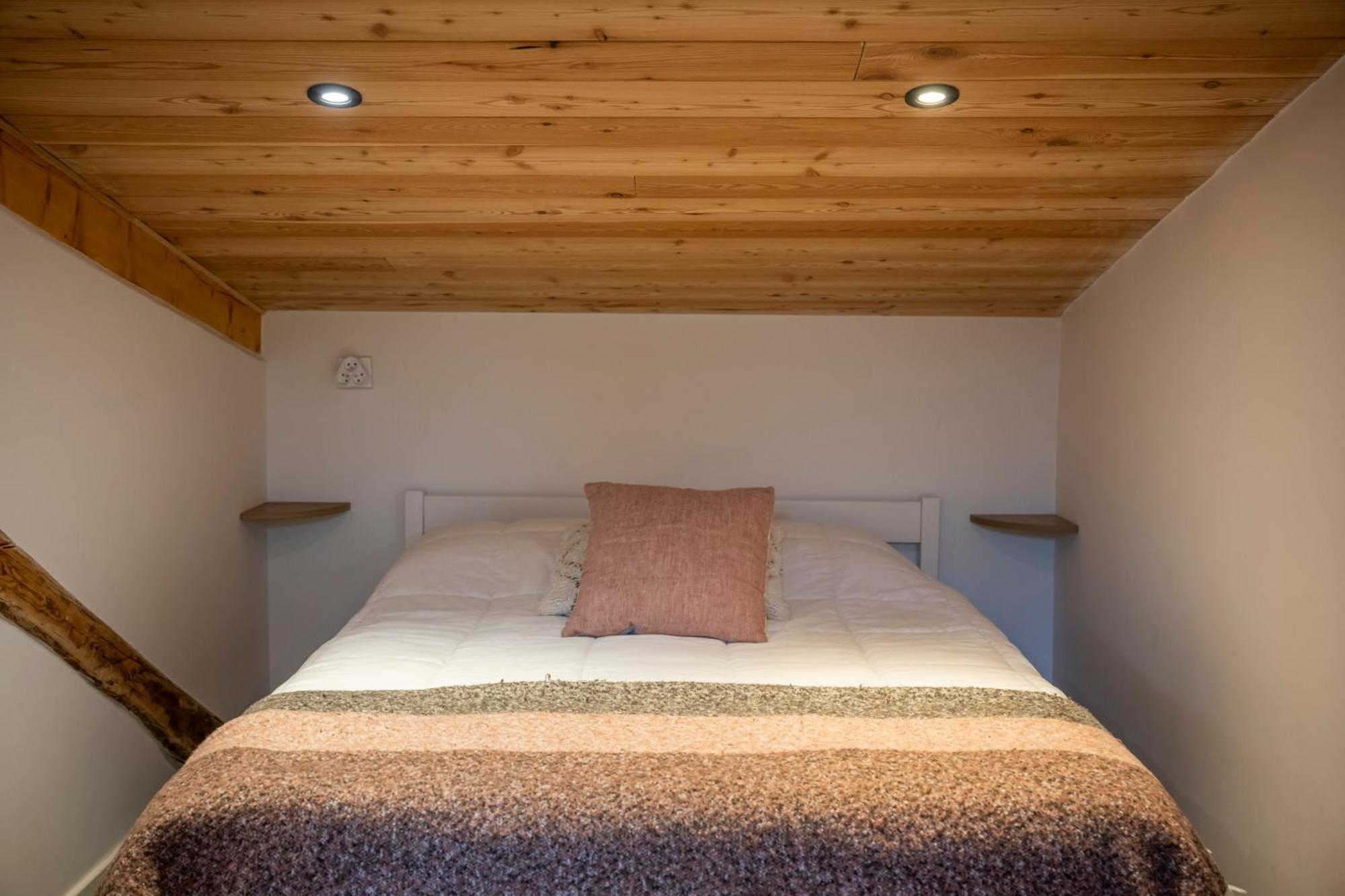 Superbe Loft - Situ Sur La Place Centrale バルスロネット エクステリア 写真