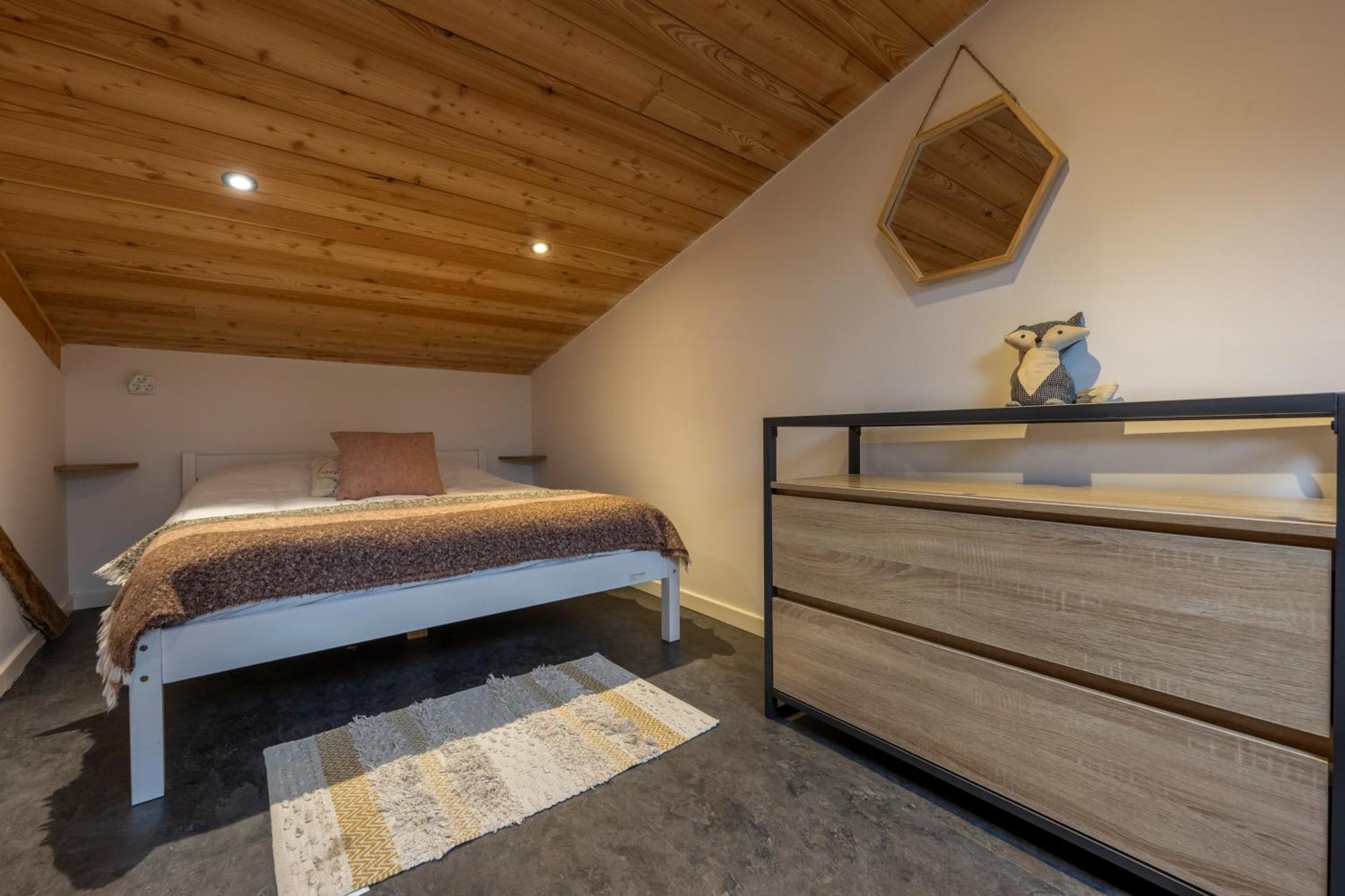 Superbe Loft - Situ Sur La Place Centrale バルスロネット エクステリア 写真