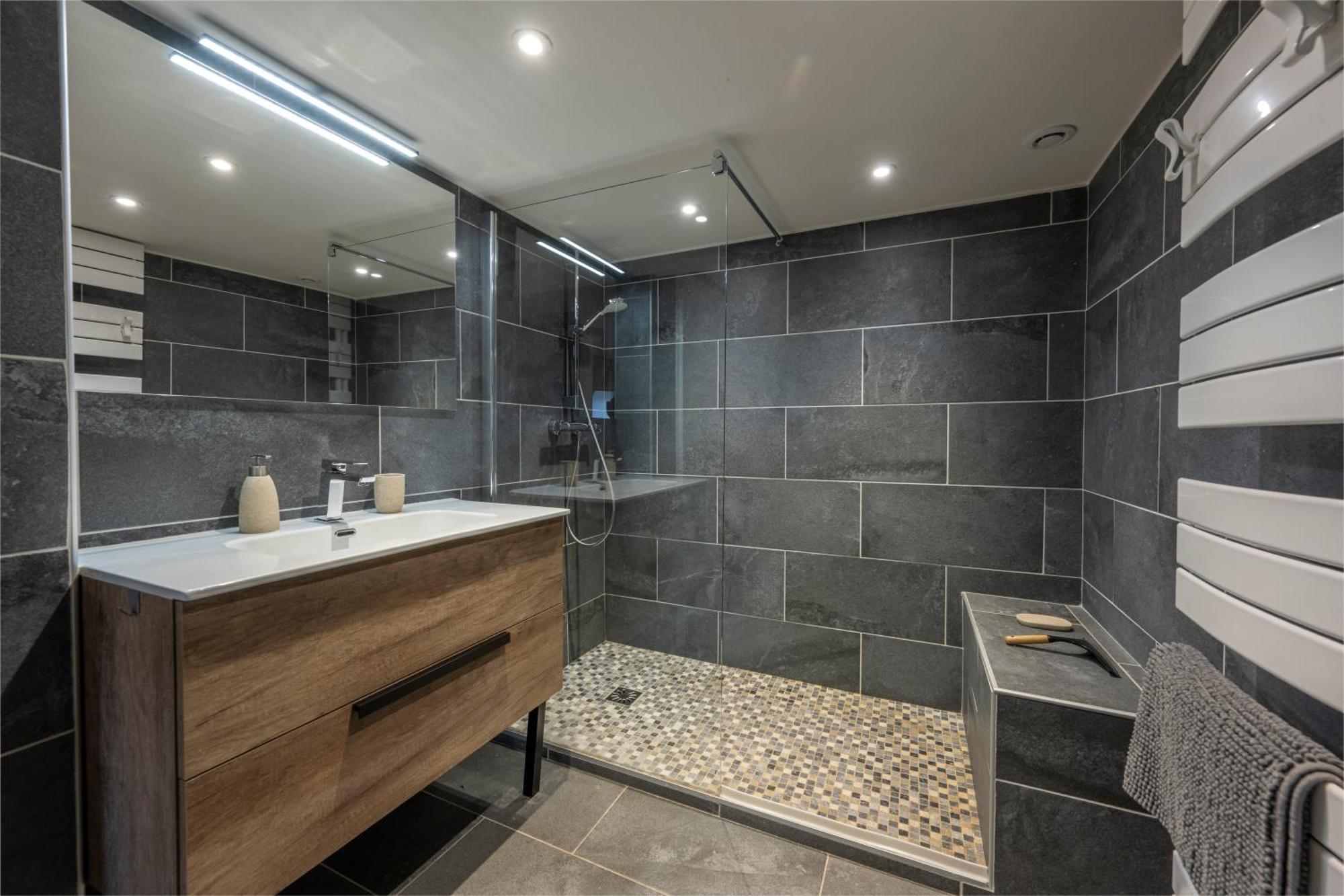 Superbe Loft - Situ Sur La Place Centrale バルスロネット エクステリア 写真