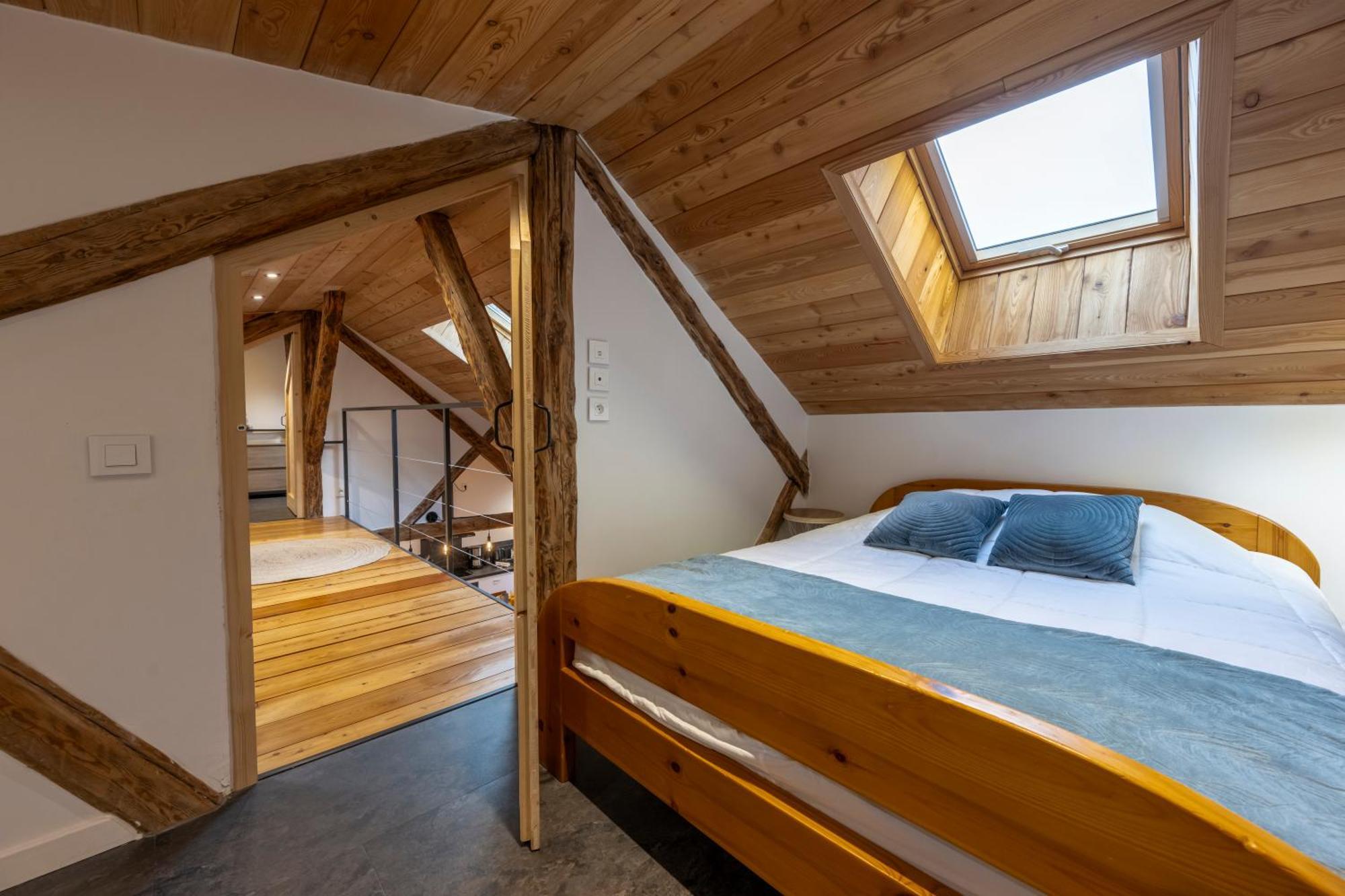 Superbe Loft - Situ Sur La Place Centrale バルスロネット エクステリア 写真